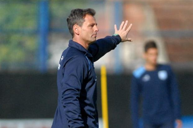 Con Pavone en el banco, Racing quedó confirmado