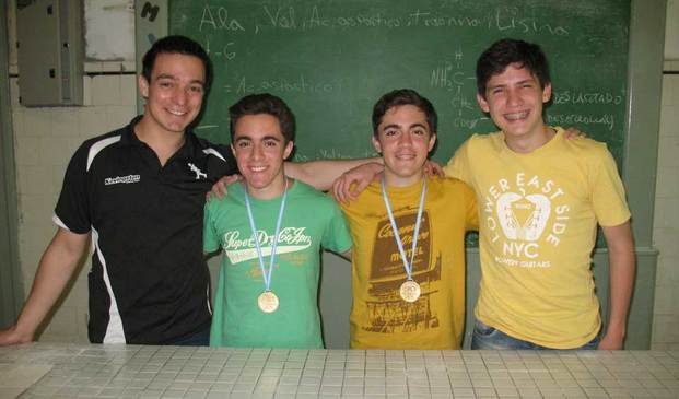 Los alumnos que más saben de química en el país son platenses