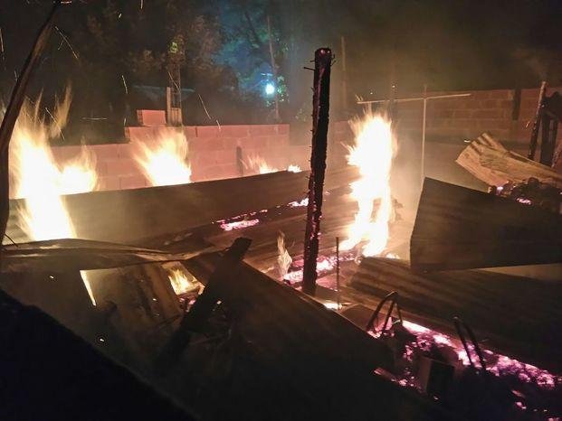 Prendieron fuego dos viviendas en distintos barrios de la Región