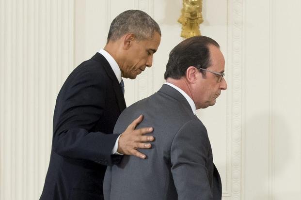 Obama y Hollande se comprometieron a aumentar los bombardeos contra el EI