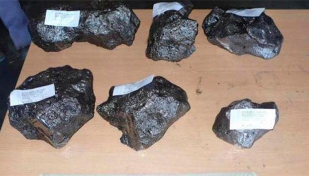 Rescatan meteoritos que se ofrecían a la venta por internet
