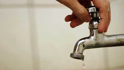Aysa anunció baja presión o falta de agua en Quilmes