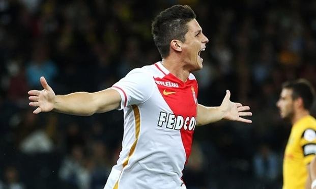 Doble festejo de Guido Carrillo