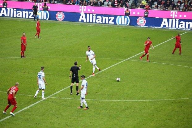 El Bayern igualó con Hoffenheim y sigue liderando la liga de Alemania