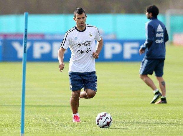 El Kun Agüero y Banega se perfilan para ser titulares