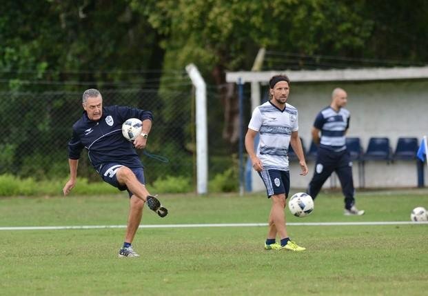 Alfaro hizo cambio de nombres y esquema