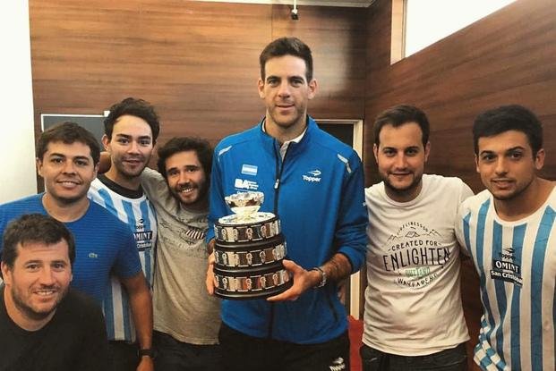 El reencuentro de los campeones con sus familiares