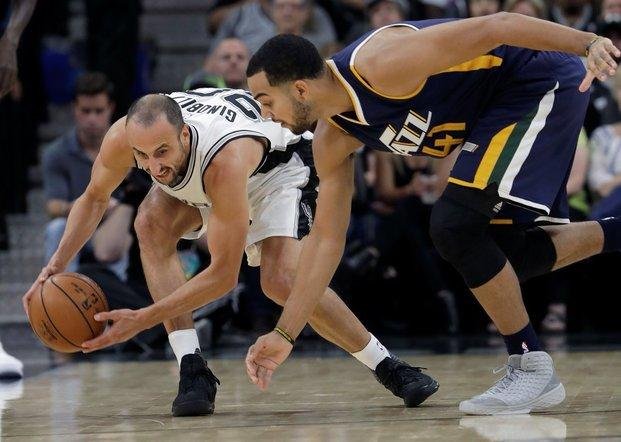 Ginóbili aportó 10 puntos y 3 asistencias en la victoria de San Antonio Spurs