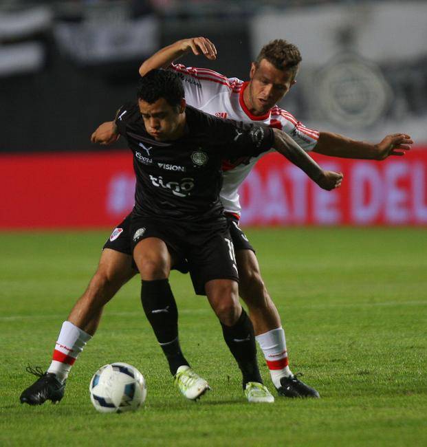 Impidieron el ingreso de 200 barras de River al Estadio Unico