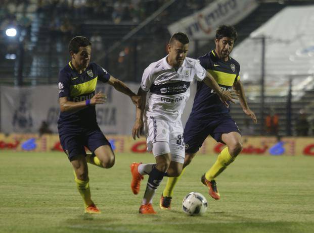 La autocrítica de Carrera: "hay que dejar de lado el hincha y ser más profesional"