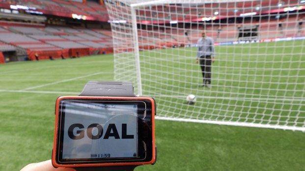 La FIFA ya le puso fecha al uso de la tecnología para asistir a los árbitros
