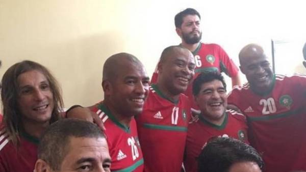 Maradona y Caniggia otra vez juntos en un equipo que jugó un "partido por la paz"