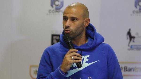 Mascherano muy preocupado: "no podemos seguir cayéndonos"