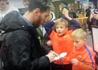 Niños quedan anonadados cuando a ven a Messi en el aeropuerto