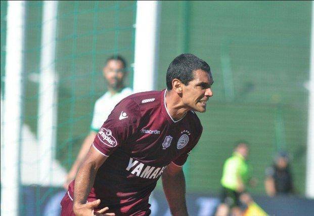 Lanús derrotó a Sarmiento en Junín