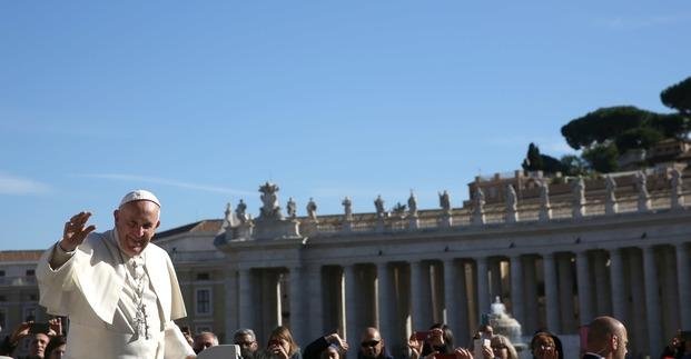Desde el Vaticano lo invitaron a cambiar un mundo en "grave conflicto"