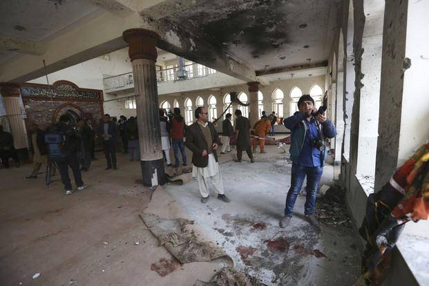 El ISIS reivindicó un brutal atentado en Kabul con decenas de víctimas fatales
