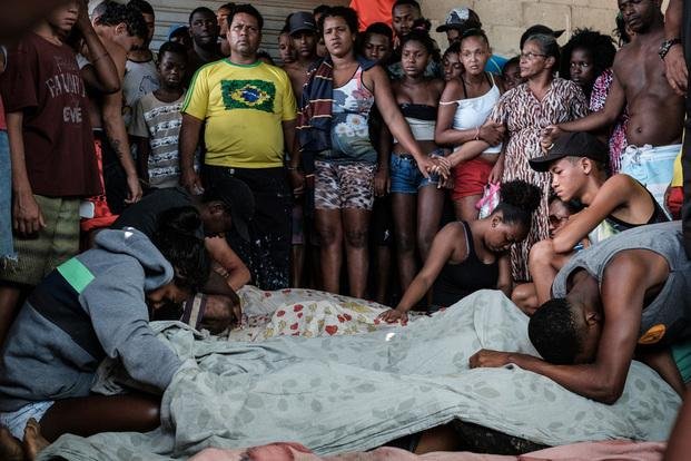 Guerra en las favelas de Río deja 15 muertos en tres días