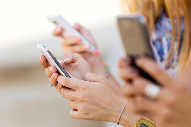 Celulares: las empresas deberán identificar a los propietarios de las líneas