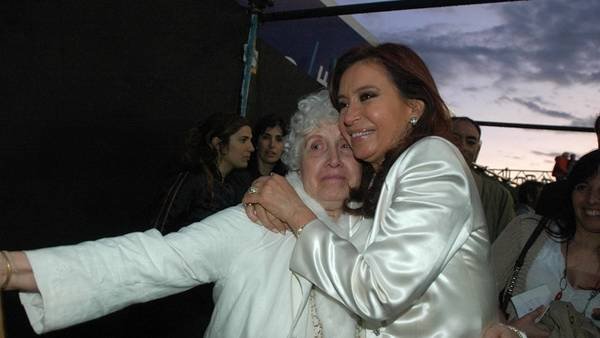 CFK defendió a su madre: “Su única debilidad es Gimnasia”