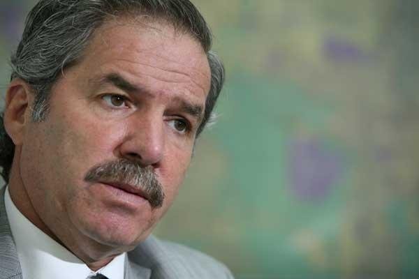 Felipe Solá: “Los funcionarios del Gobierno van a los barrios a sacarse fotos”