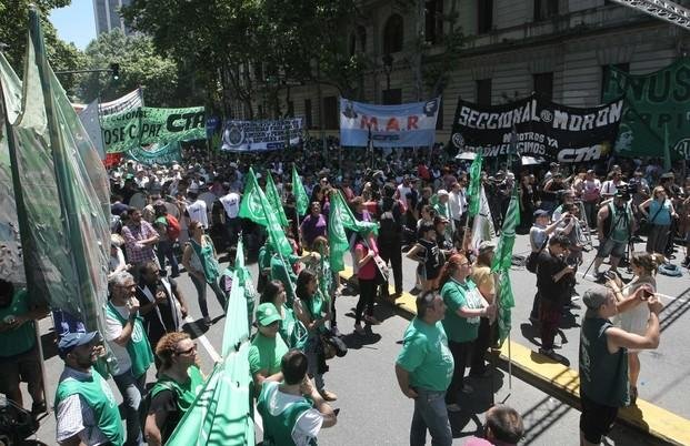 Las provincias reconocen que no tienen recursos para pagar un bono
