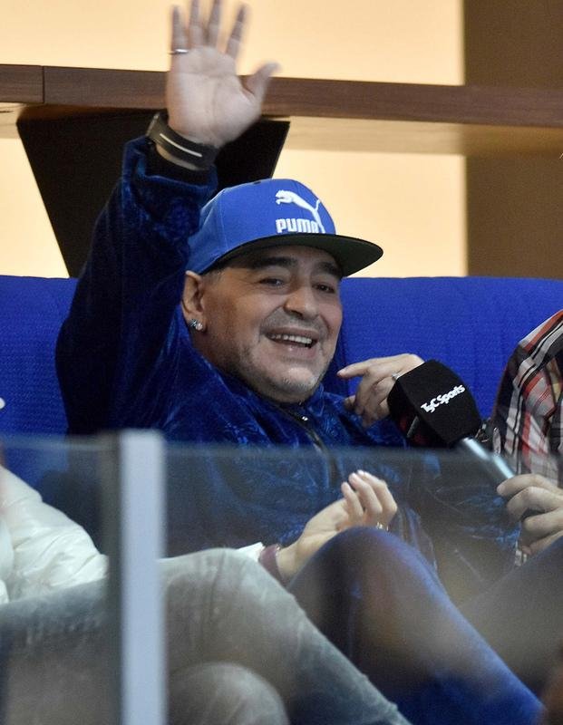 Maradona anunció que viaja a Cuba y volvió a criticar la gestión de Macri