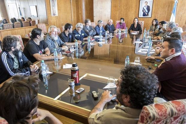 Movimientos sociales se reunieron con Stanley y pidieron por la ley de emergencia