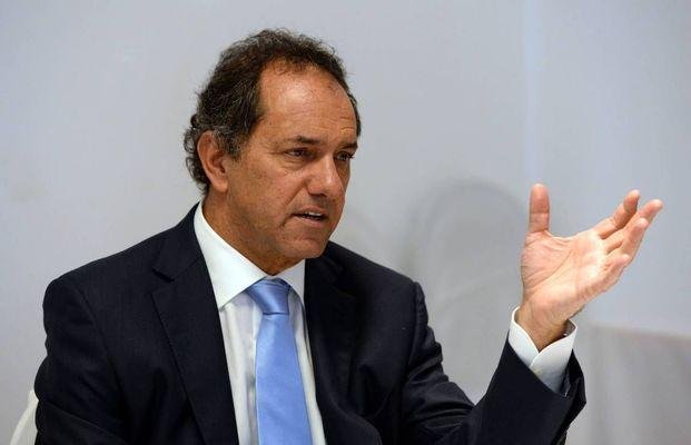 Scioli pidió al Gobierno "decisiones que atenúen los problemas" sociales