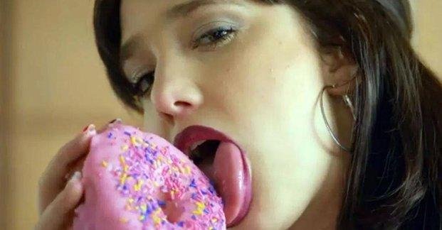 Ángela Torres, más provocativa que nunca en el último video de Miranda