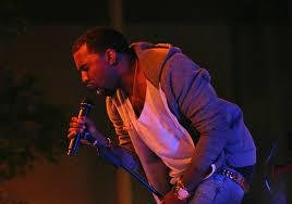 Kanye West fue hospitalizado