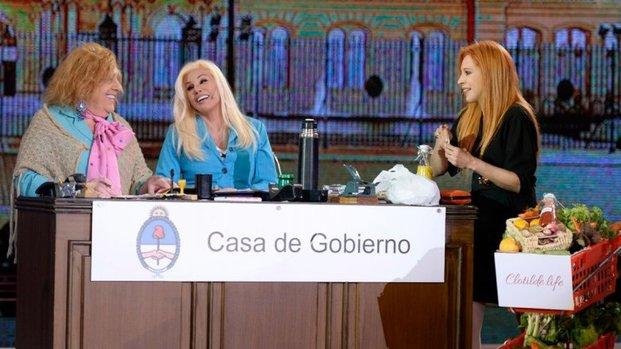 Las empleadas públicas cantaron y bailaron con Nacha Guevara