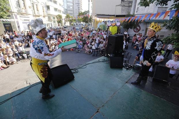 La Nonna festejó en la calle