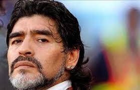Maradona: “Lo único que le pido a Dios es que Macri llegue como presidente a cortar el pan dulce”