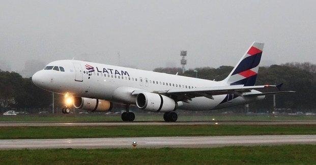 Tripulantes de cabina de Latam anunciaron un paro sorpresivo