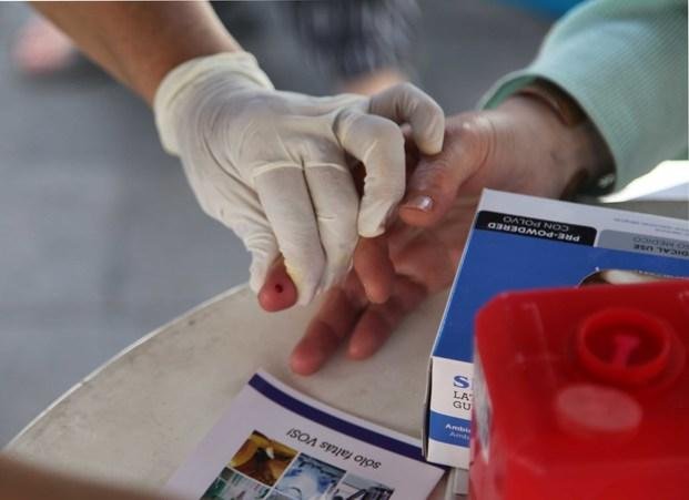 Campaña de control y concientización sobre la diabetes en 8 y 50