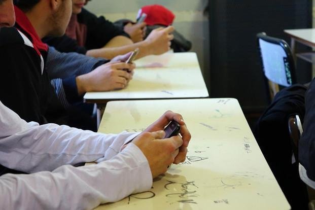 El Liceo incorpora el celular al aula