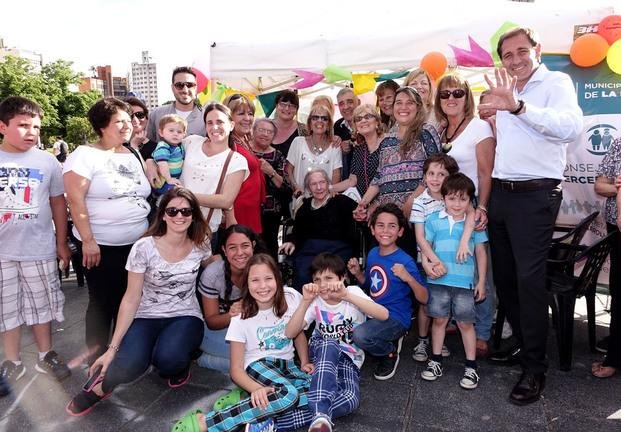 Festejo centenario en la Plaza Moreno