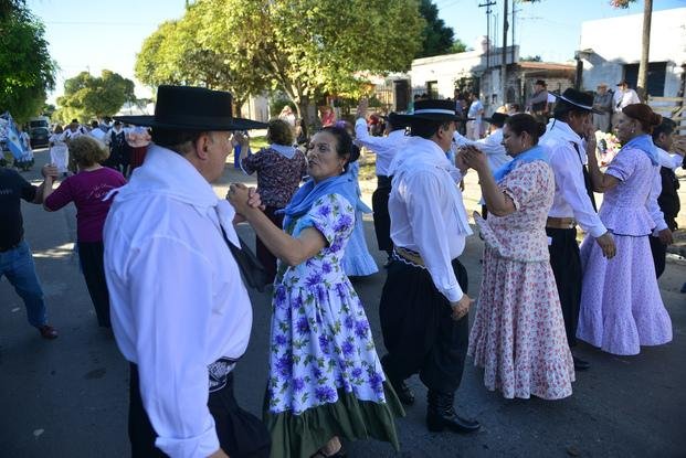 Imponente Pericón Nacional en un fortín de Altos de San Lorenzo