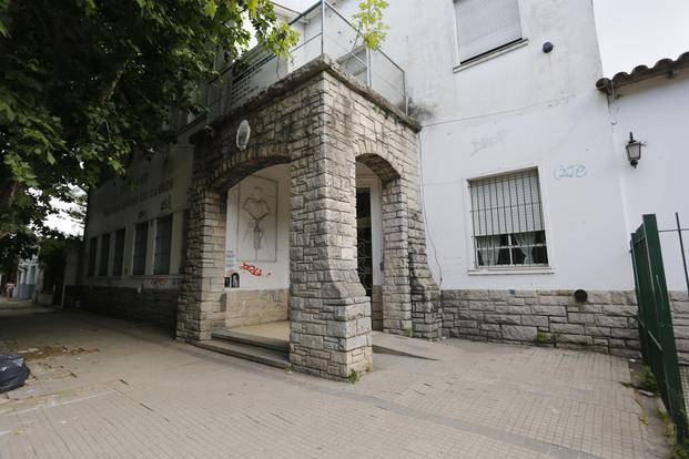 Tres escuelas sin clases, por falta de agua en Tolosa