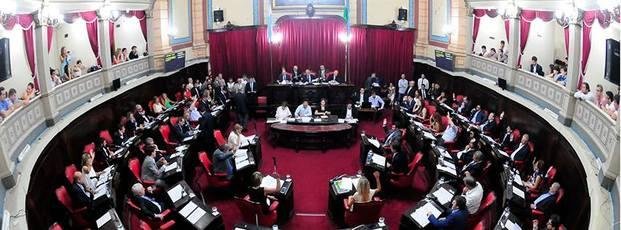 Avanza la reforma de ministerios y extienden emergencia en seguridad