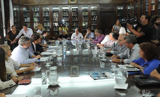 La Provincia define la propuesta de aumento para los estatales