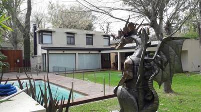 Negó todo el dueño de la caja fuerte escondida en el dragón