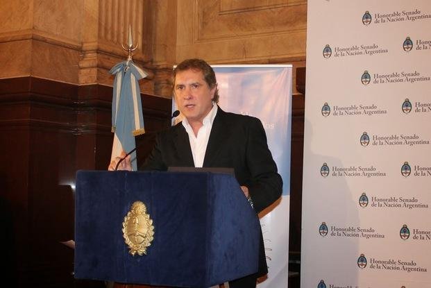 Senador massista afirmó que balearon su casa por sus denuncias contra la inseguridad
