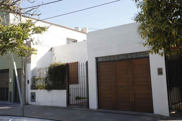 Salieron a cenar y al regresar encontraron la casa dada vuelta