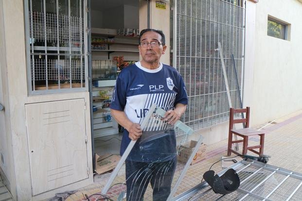 Todavía no abrió su almacén y ya le robaron dos veces