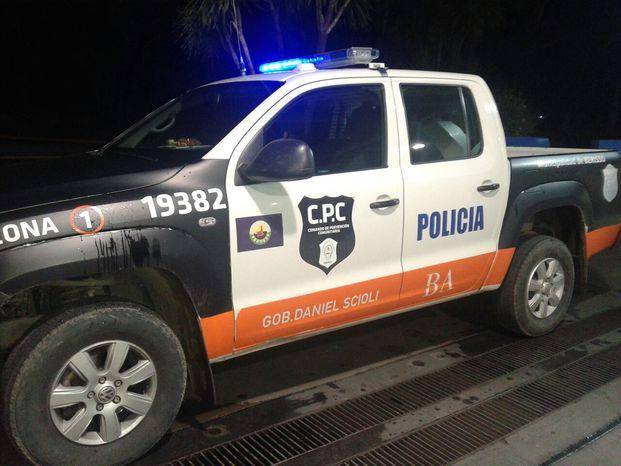 Un choque termina con un auto subido a la vereda en 39 y 28