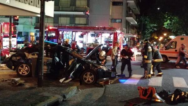 Un policía muerto y cinco heridos en un violento choque