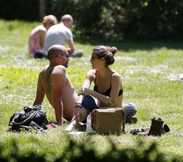 Consejos de los especialistas para el cuidado de la piel en el verano