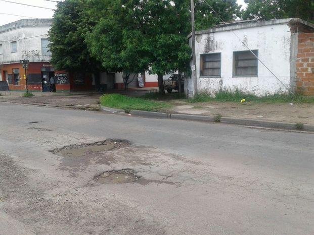 En 22 y 76 aseguran que la calle 
se encuentra en "estado calamitoso"